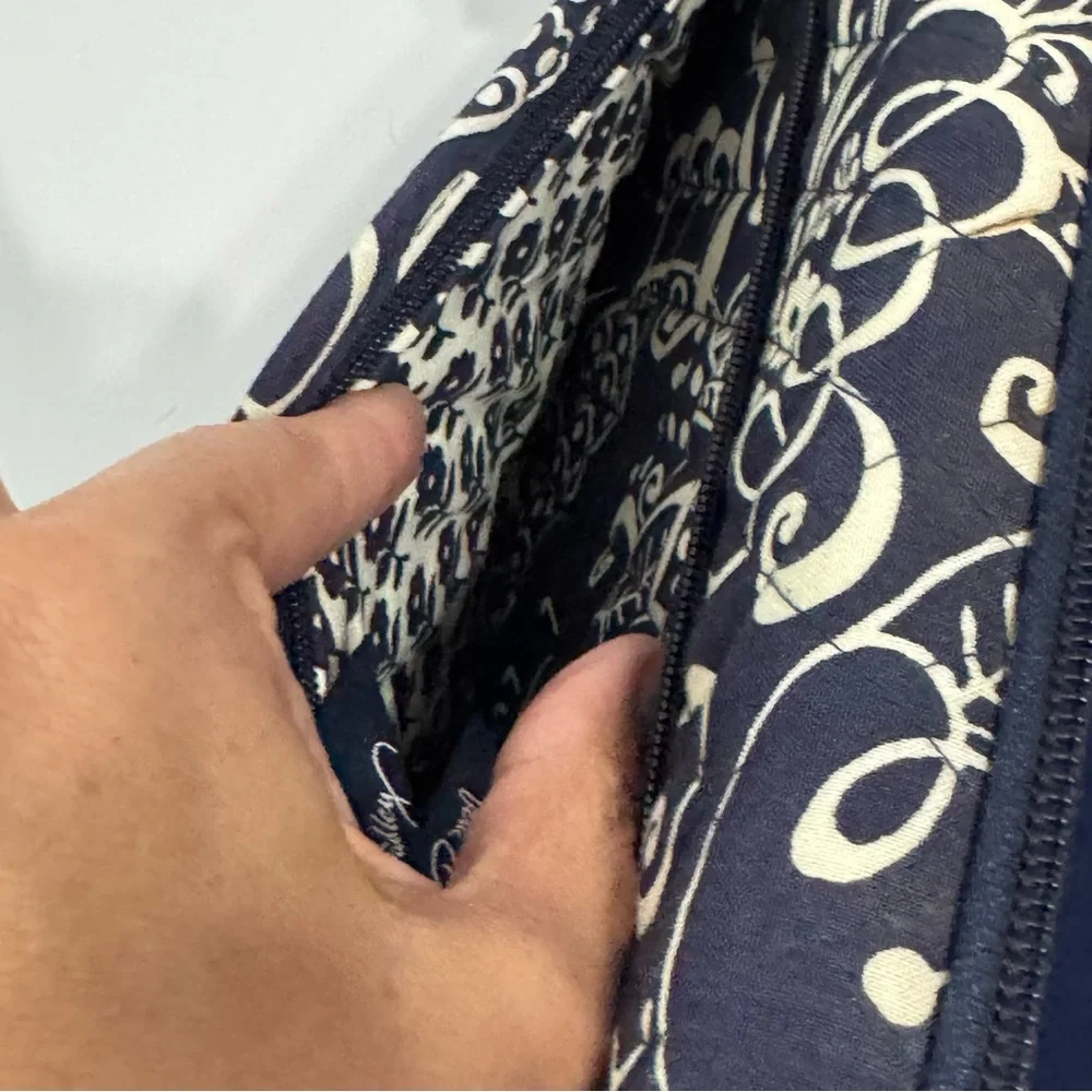 Vera Bradley Blue and White tablet twirly birds Bag w strap and pockets preowned